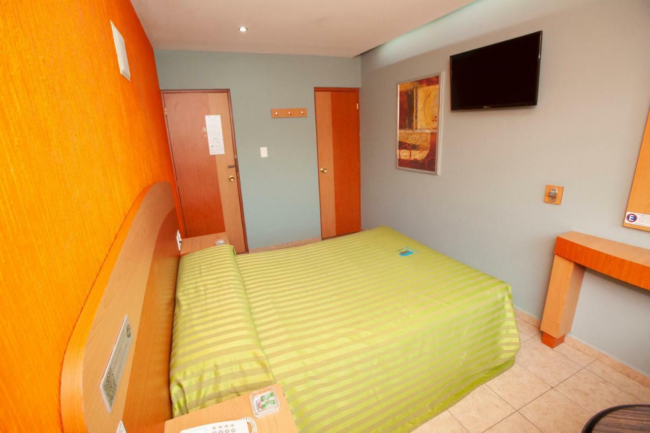 Hotel Lira - Solo Adultos Kota Meksiko Bagian luar foto