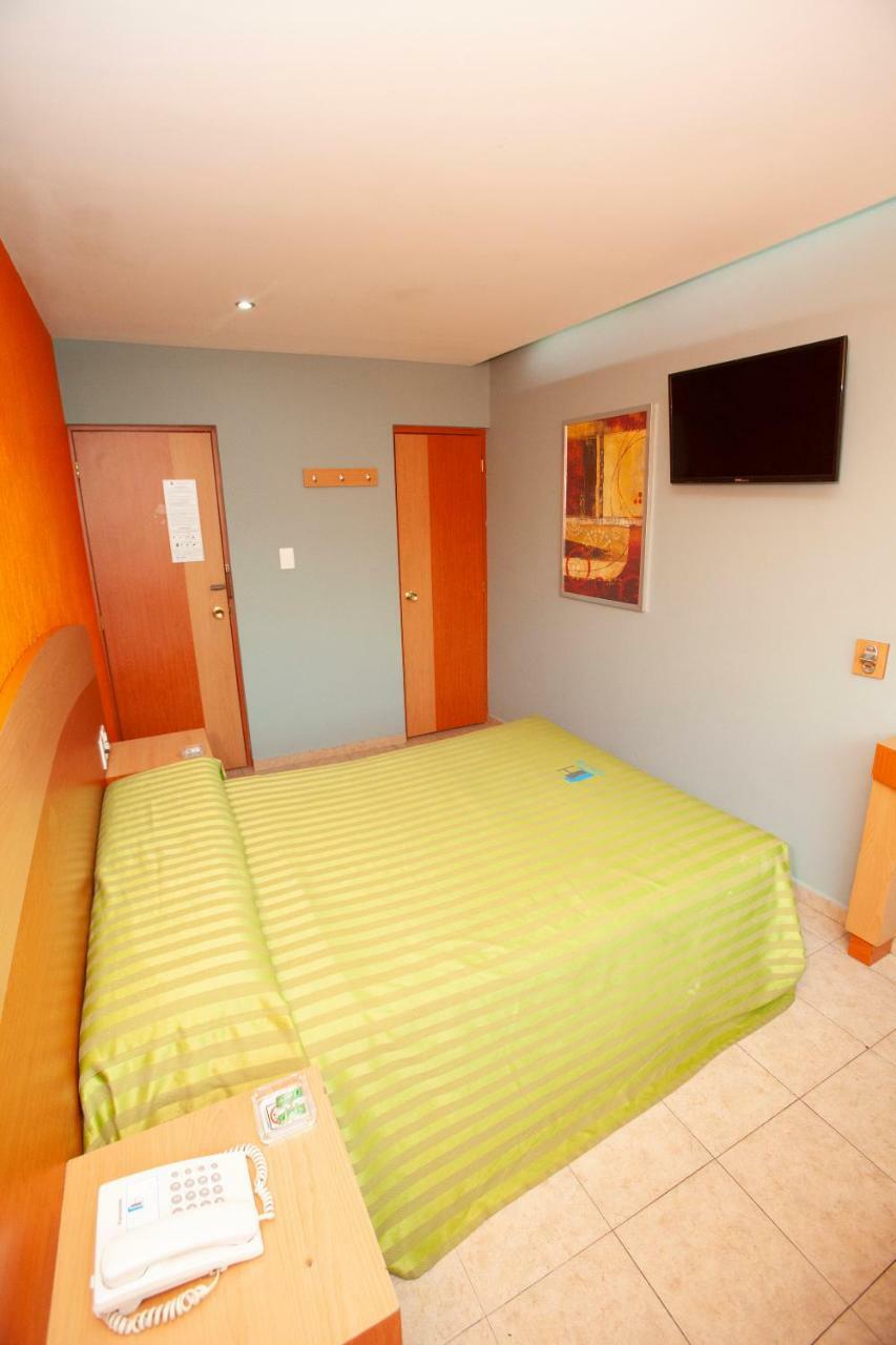Hotel Lira - Solo Adultos Kota Meksiko Bagian luar foto
